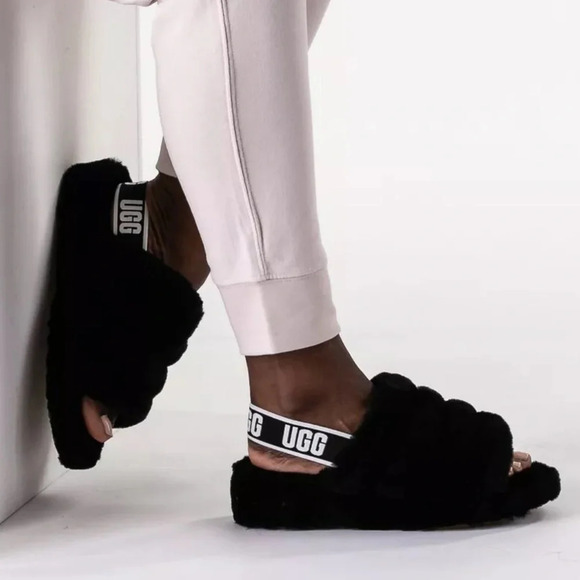 UGG Australia Women’s Fluff Yeah Slide Slipper Sandals in Black Size 8 - Picture 1 of 15